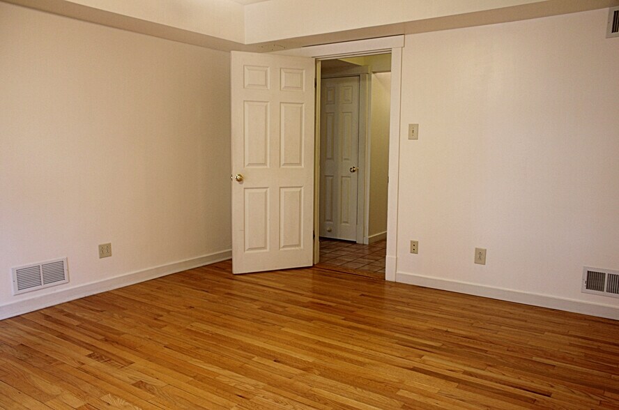 MBR entry - 5840 Alderson St