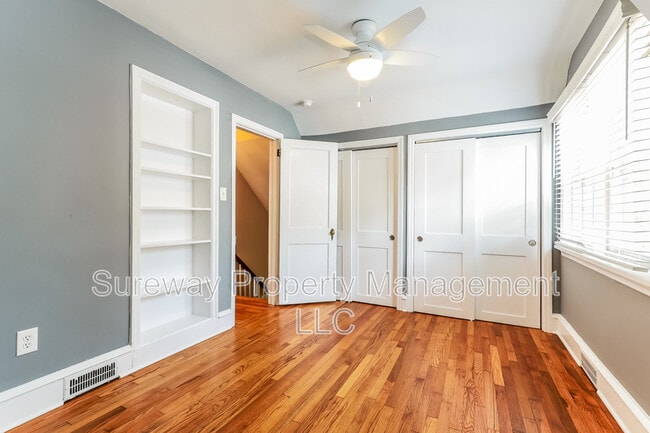 Building Photo - 404 Strawbridge Ave