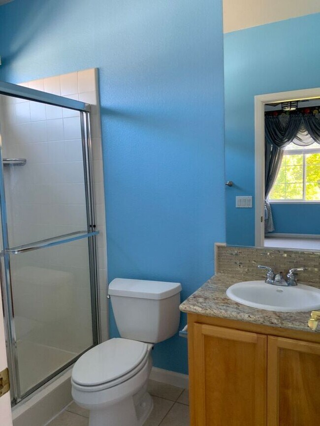 Building Photo - Sky Hawks finest at a price that can't be beat