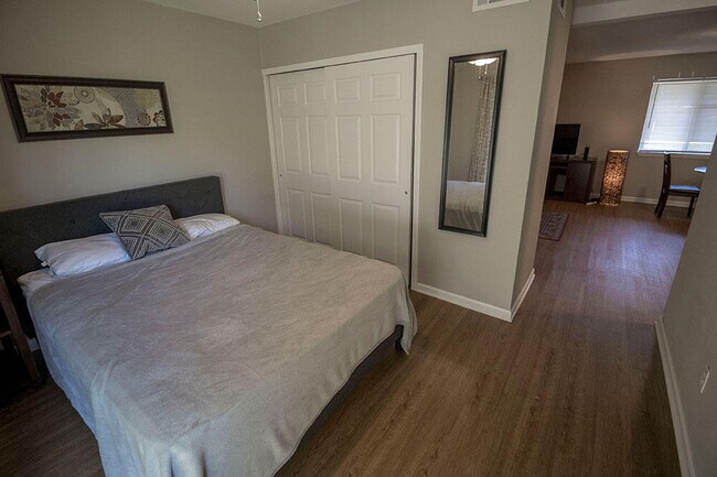 Building Photo - 105 N Garth Ave