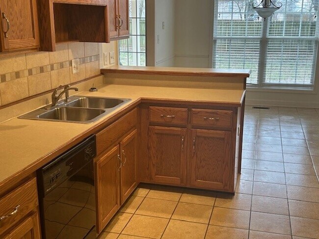 Building Photo - 4236 N Woodstock Dr