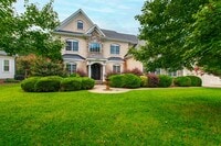 Building Photo - Elegant 5-Bedroom Residence with Luxurious...