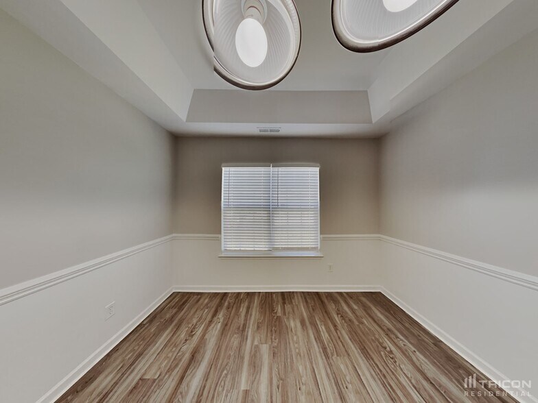 Building Photo - 1001 Southridge Dr