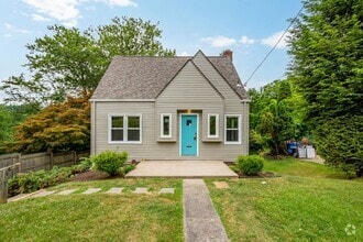 Building Photo - AVAILABLE AUG 1ST!! BEAUTIFUL 2-BEDROOM IN...