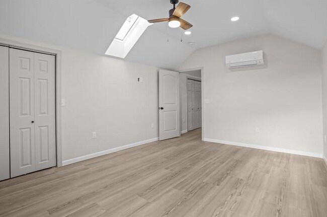 Building Photo - 53 Comstock Ave