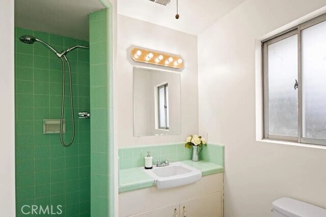 Building Photo - 408 E Jacaranda Ave