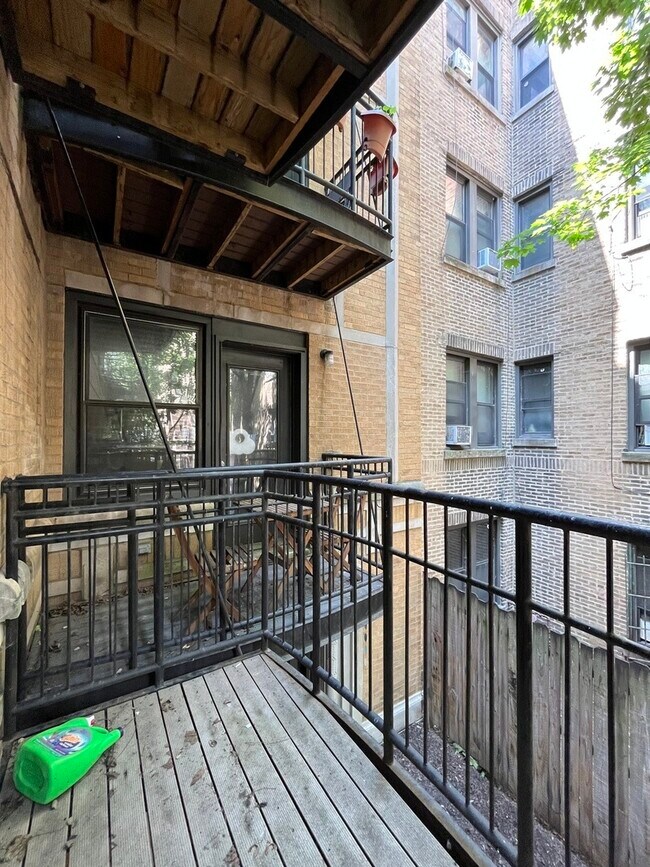 Building Photo - 4938 N Winthrop Ave
