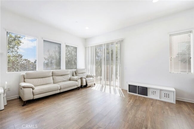 Building Photo - 711 Brooklyn Dr
