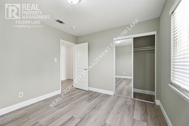 Building Photo - 619 Wales Dr