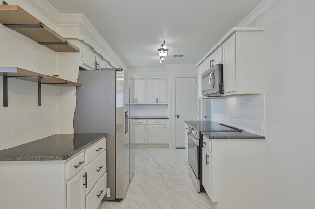 Building Photo - 4720 SE 50th St