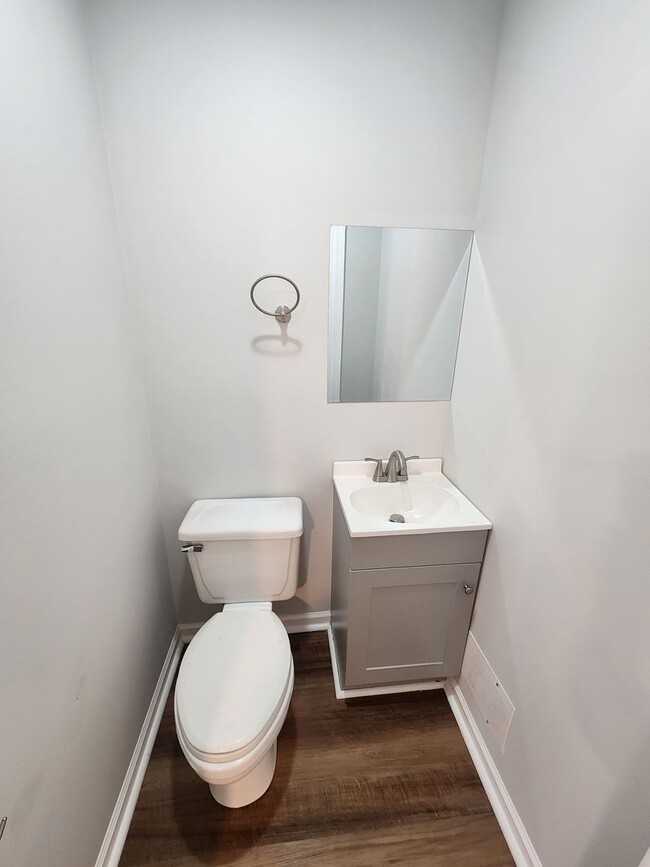 Building Photo - Asheville Rental!