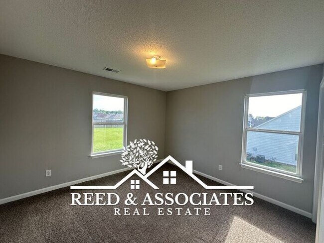 Building Photo - Charming Bartlett Home~3 Bedroom