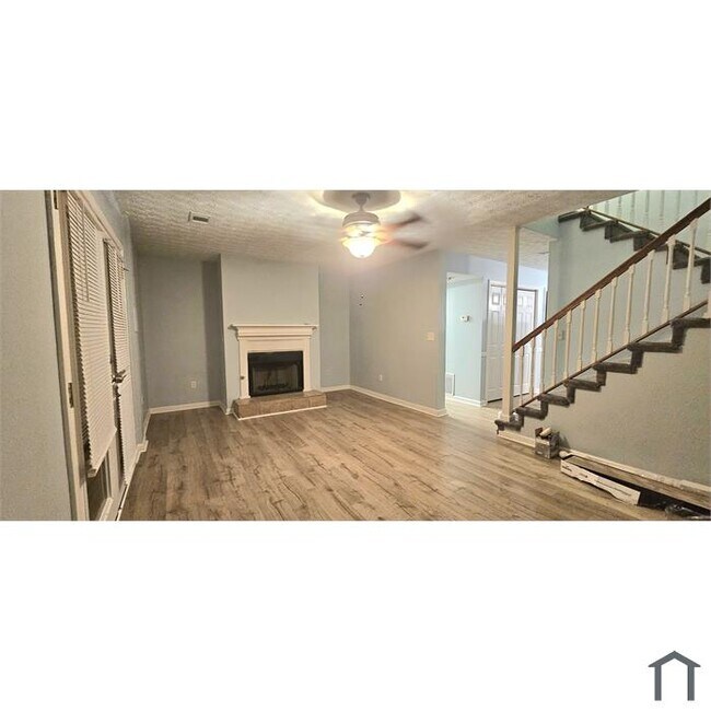 Building Photo - 4513 Golf Vista Cir