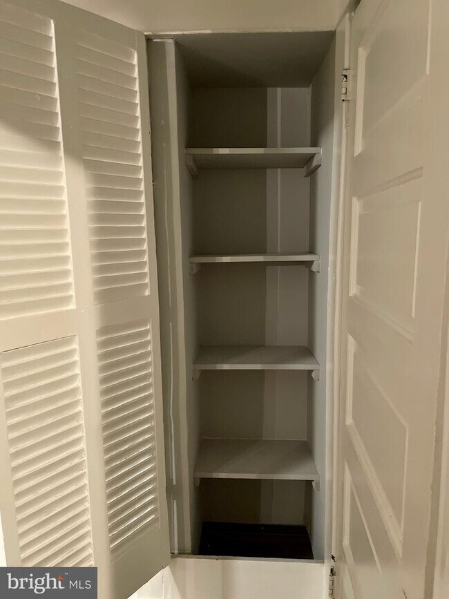 Building Photo - 3819 Woodlea Ave