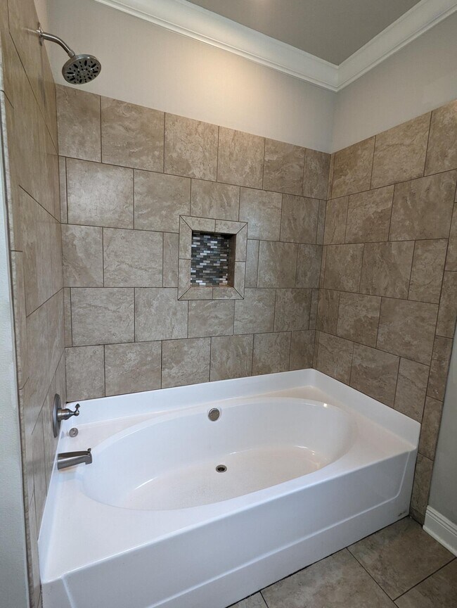 Building Photo - 2369 Belmont Dr