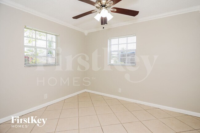 Building Photo - 1520 SW 68th Way