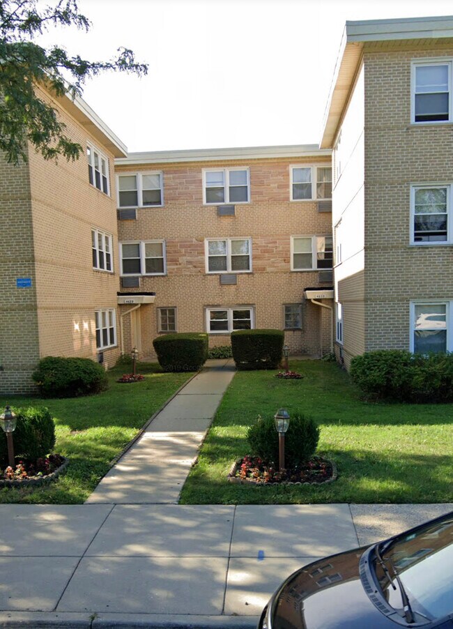 Primary Photo - 4629 Main St