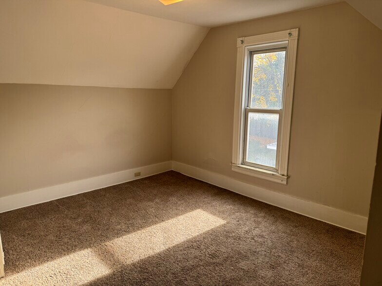 Upstairs Loft - 1115 Emmet St