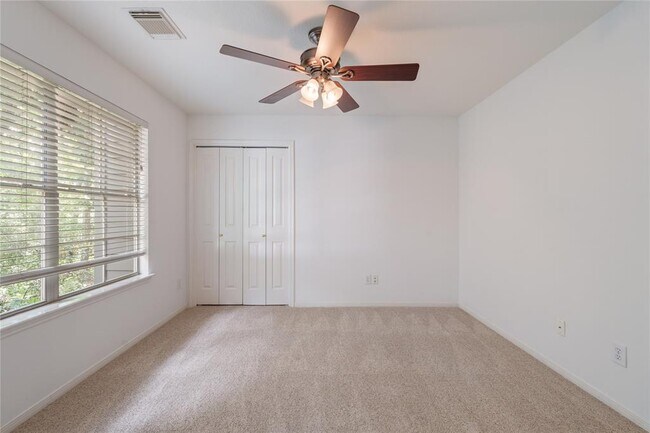 Building Photo - 98 E Greywing Ct