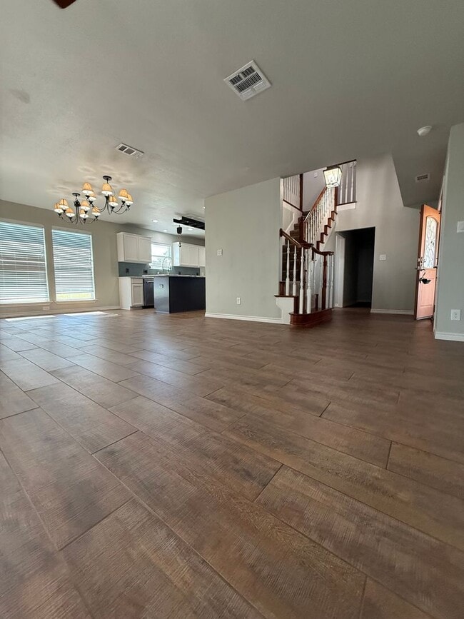 Building Photo - Beautiful modern farmhouse with 5 bedrooms...