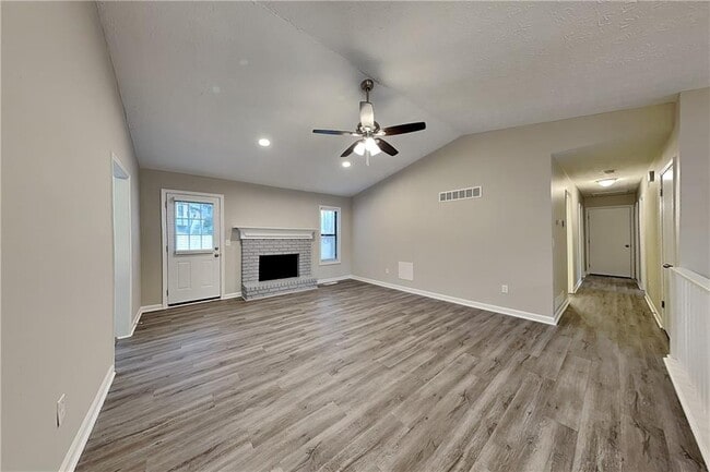 Building Photo - 647 Sunshine Trce NW