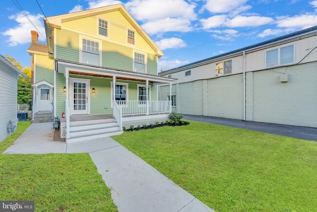 Building Photo - 15 N Main St