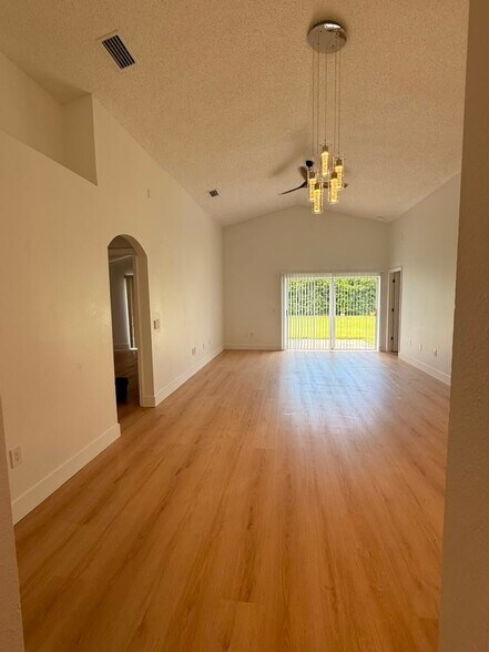 Building Photo - 10535 Peppergrass Ct