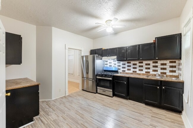 Building Photo - 235 W 110th St