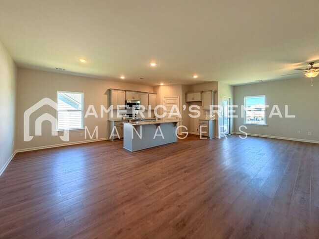 Building Photo - Modern Single Level Living at Havenridge! Sign a 13-month lease by 5/15/2026 and receive a leasin...