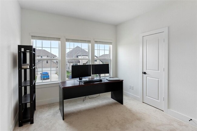 Building Photo - 300 Hollister Dr