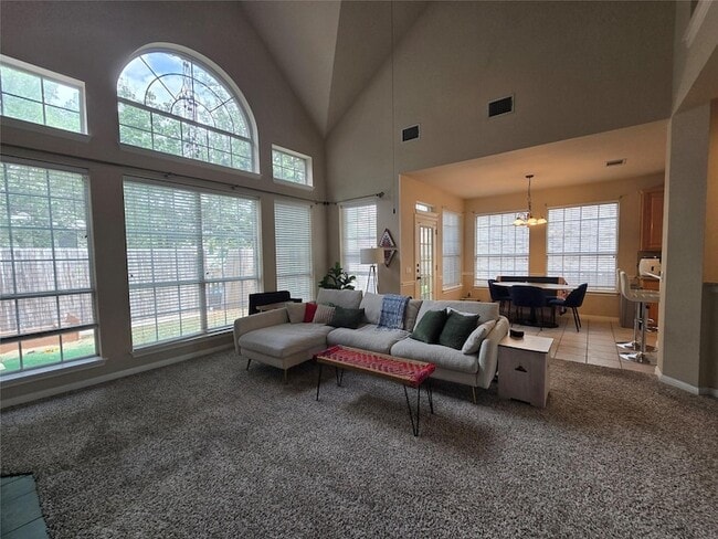 Building Photo - 10620 Chestnut Ridge Rd