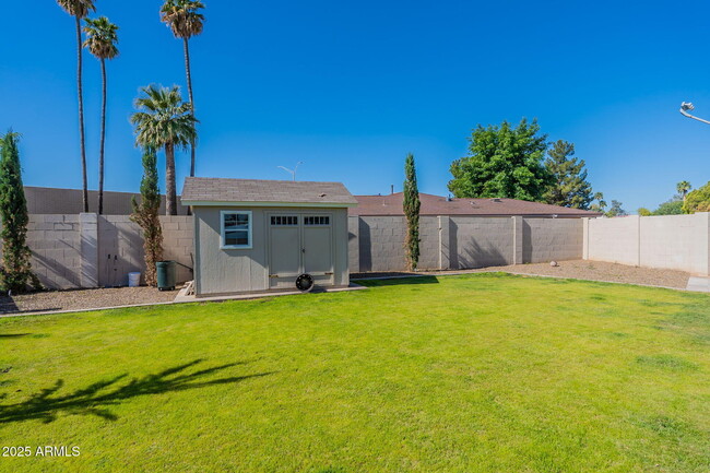 Building Photo - 4021 S Holbrook Ln