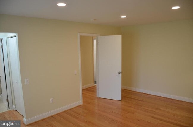 Building Photo - 9012 Paddock Ln