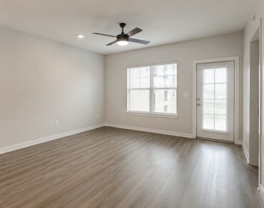 Building Photo - 805 Elm St