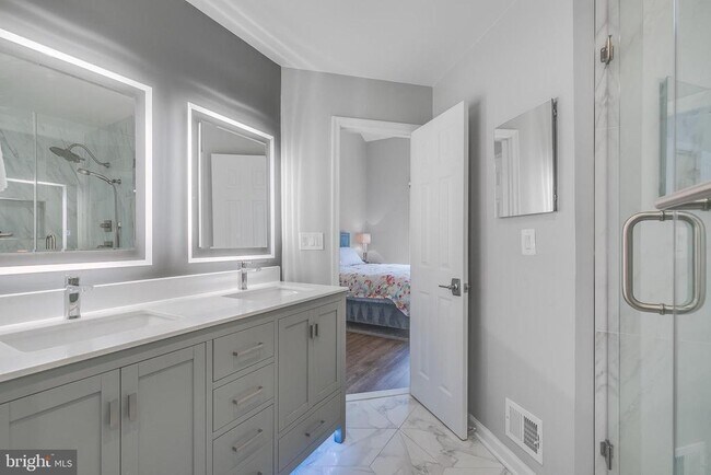 Building Photo - 1507 N Colonial Terrace