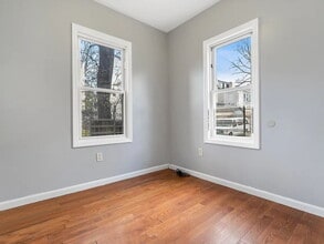 Building Photo - Renovated 3-BRM 2 -Bath Unit 3 nestled in the heart of Newark, NJ.