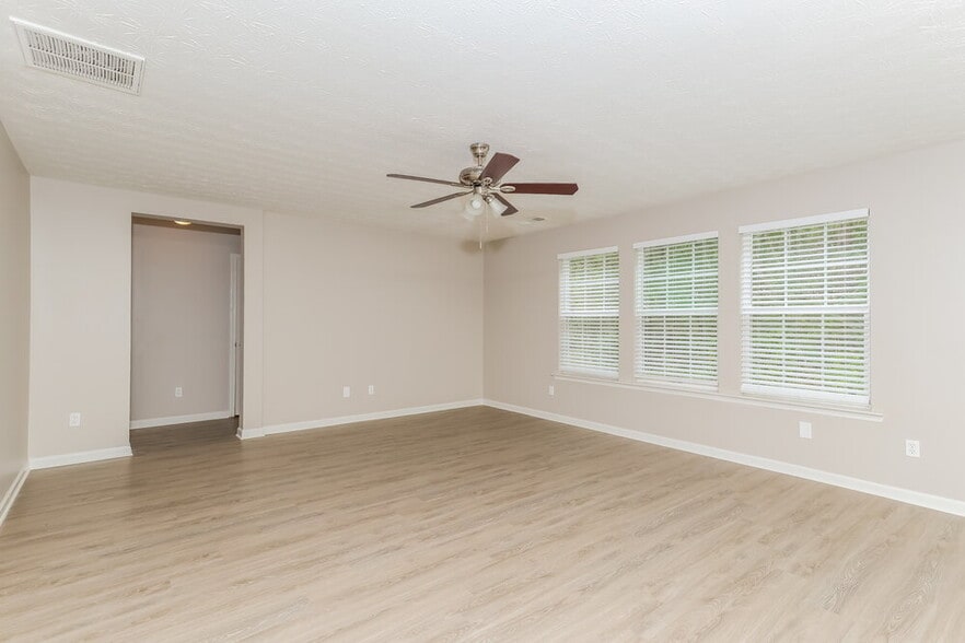 Building Photo - 5716 Sable Way