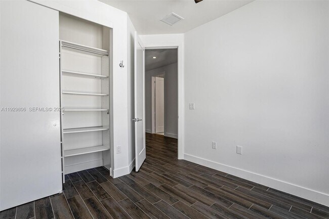 Building Photo - 6308 NW 104th Path