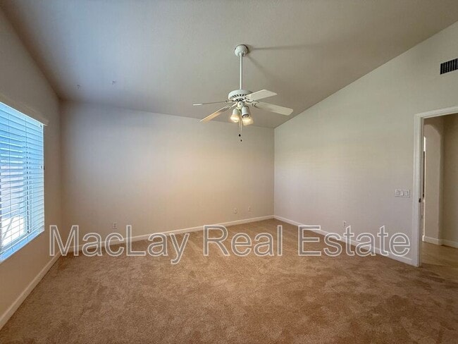 Building Photo - 766 E Baylor Ln