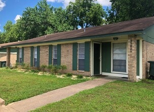 Building Photo - 3502CU