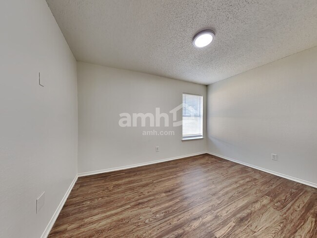 Building Photo - 1104 Brook Canyon Dr
