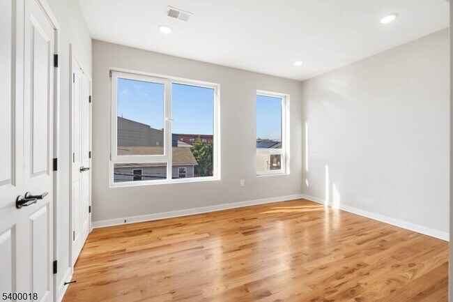 Building Photo - 108 Fleming Ave