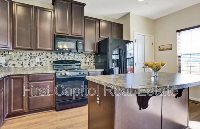 Building Photo - 923 Stonehaven Way