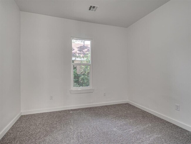 Building Photo - 1814 N Jordan Ave