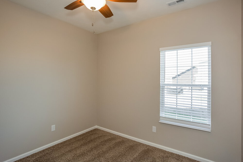 Building Photo - 386 Thunderwood Dr