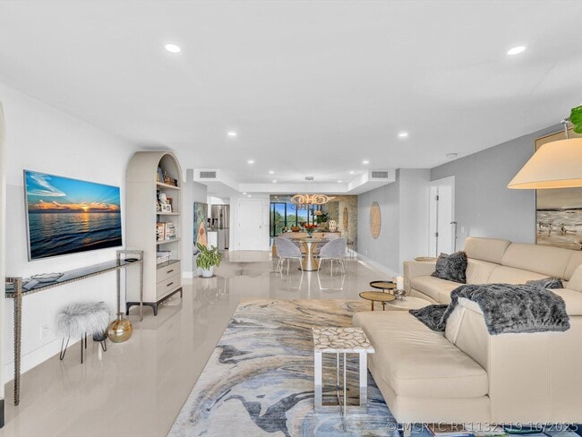 Building Photo - 3440 S Ocean Blvd