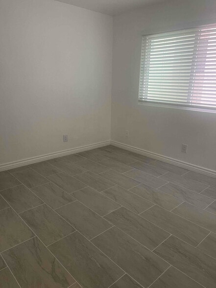 Building Photo - 16881 Sims Lane