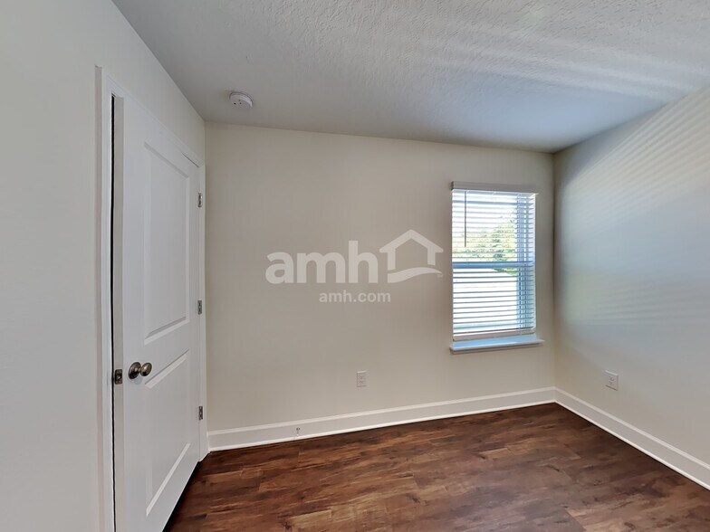 Building Photo - 2109 Saffron Walden Dr