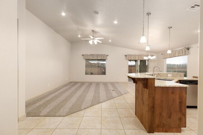 Building Photo - Single family with views and covered patio.