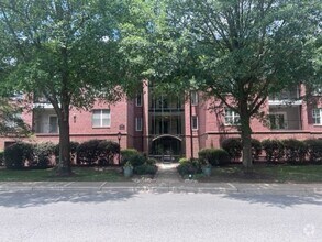 Building Photo - 3 Bedroom Condo in Desireable Dilworth!